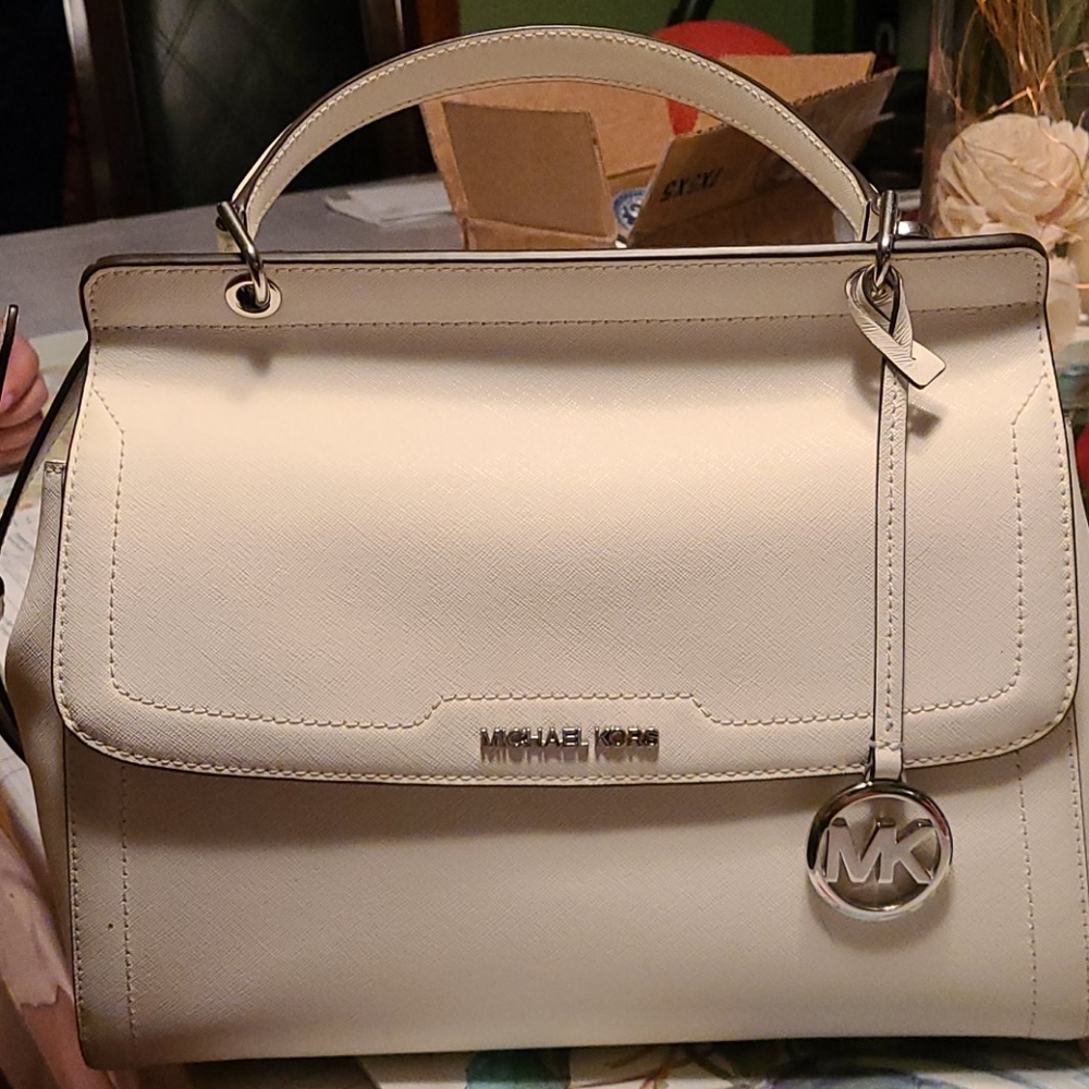 Bag mk , new ,11.5 ,9.5 , 5.5,inch white